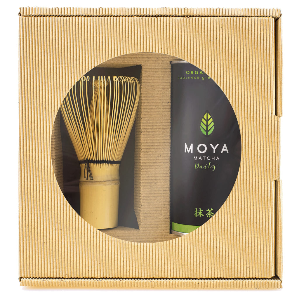 Moya Matcha Daily rinkinis: 30 g arbata ir bambukinė šluotelė
